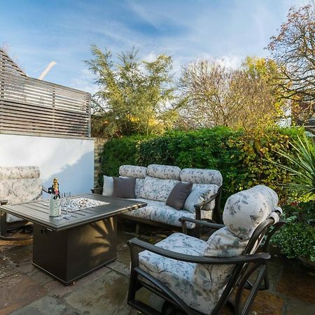 Breathtaking Putney Home With Gorgeous Garden Ричмонд Экстерьер фото