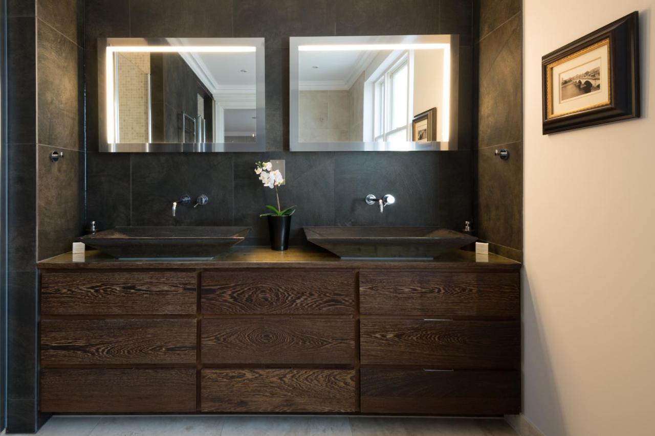 Breathtaking Putney Home With Gorgeous Garden Ричмонд Экстерьер фото