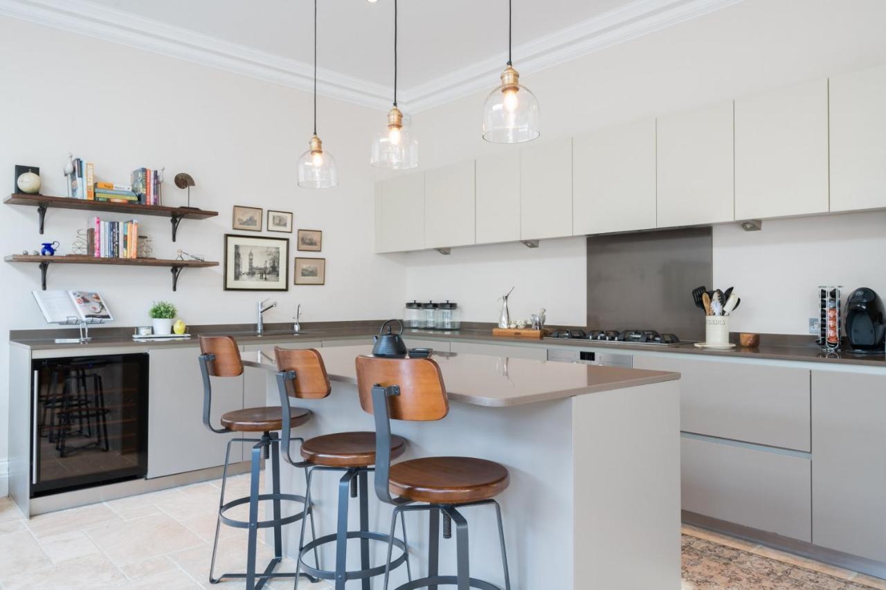 Breathtaking Putney Home With Gorgeous Garden Ричмонд Экстерьер фото
