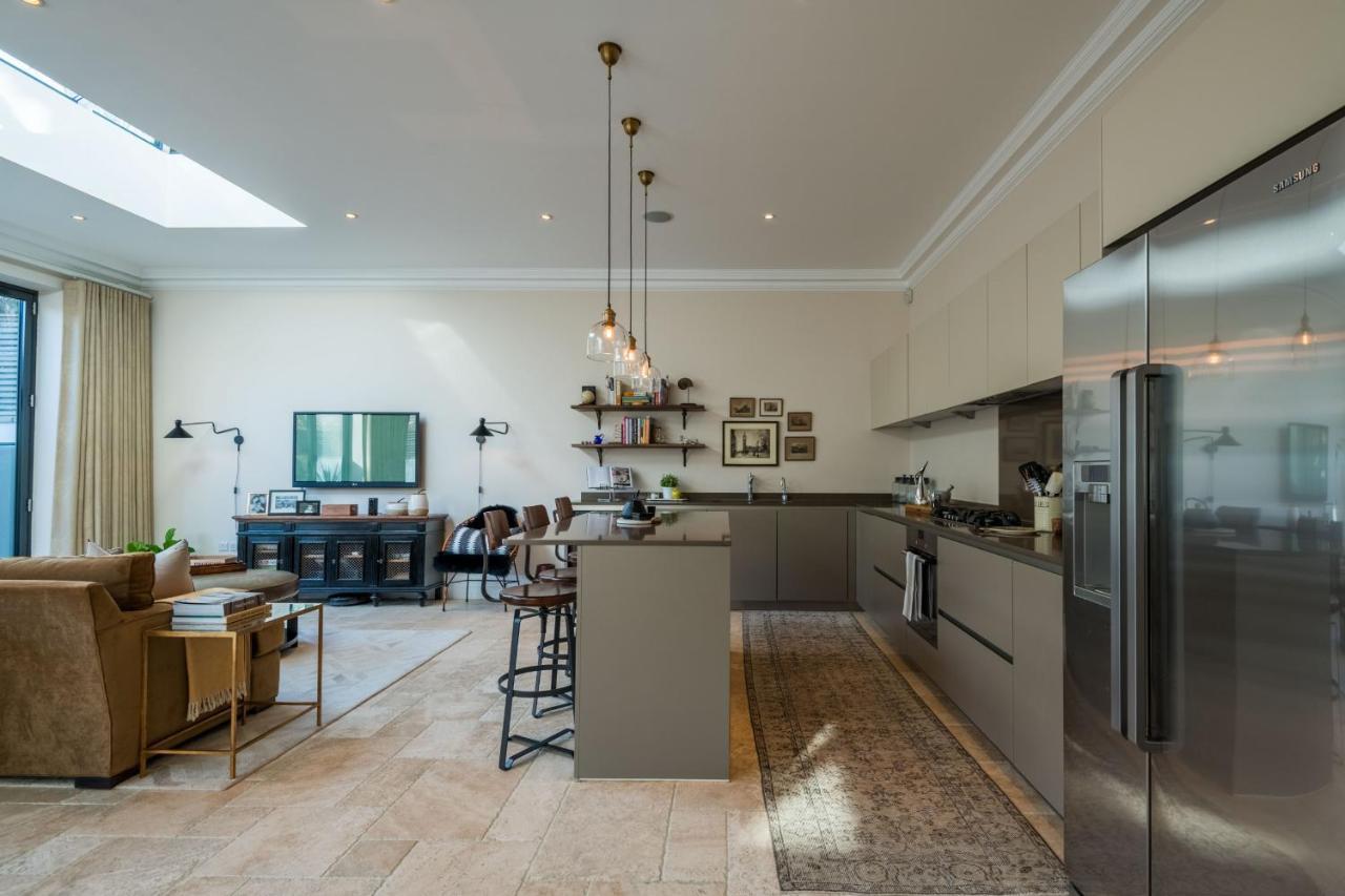Breathtaking Putney Home With Gorgeous Garden Ричмонд Экстерьер фото