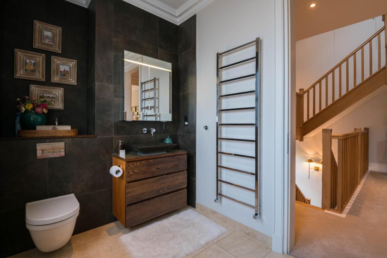 Breathtaking Putney Home With Gorgeous Garden Ричмонд Экстерьер фото