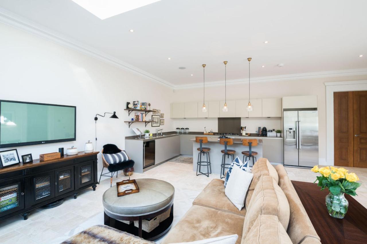 Breathtaking Putney Home With Gorgeous Garden Ричмонд Экстерьер фото